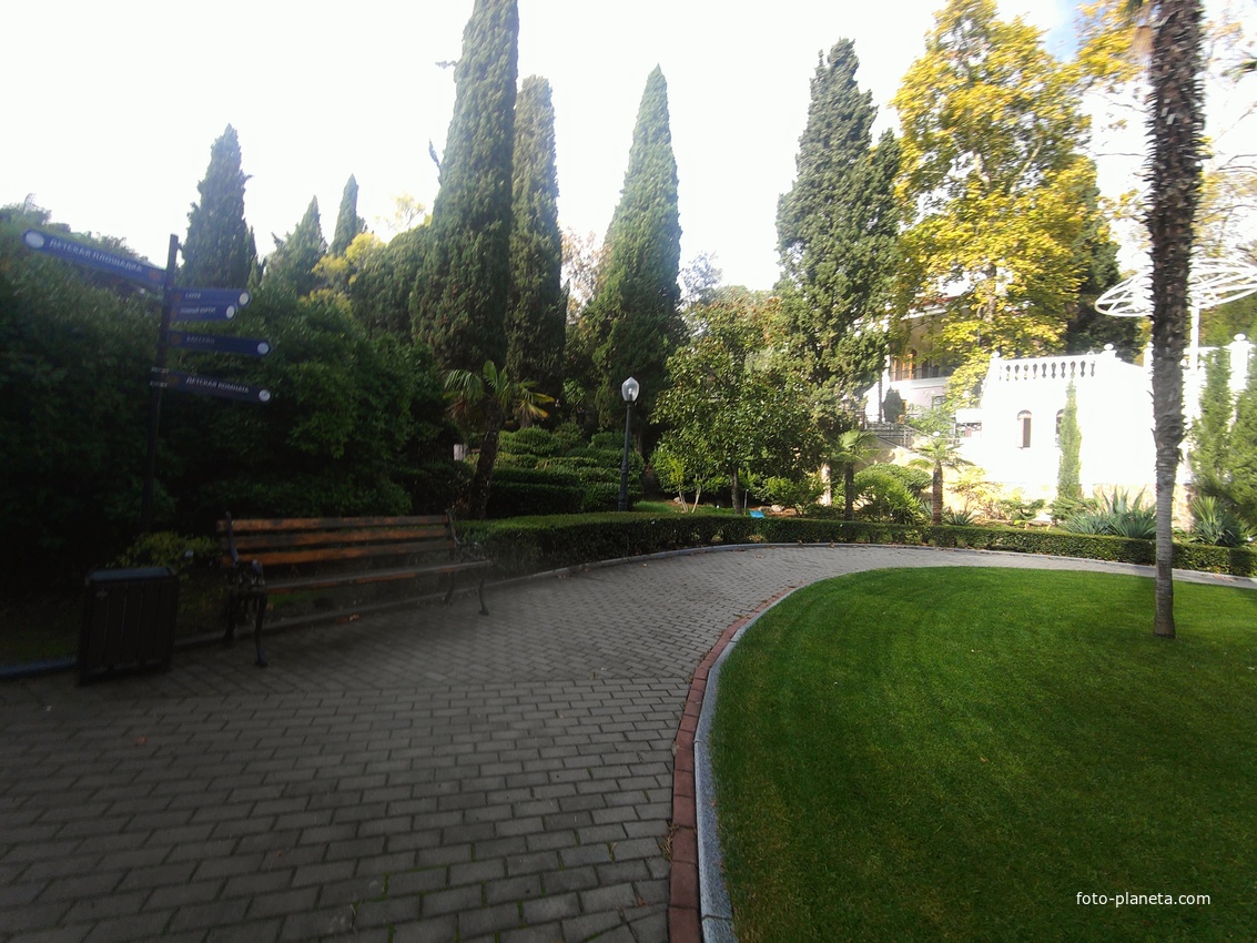 Парк на территории санатория «Пушкино» — памятник садово-парковой архитектуры начала XIX века.