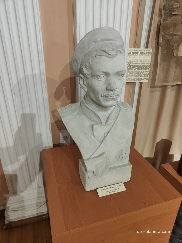 Центральный музей Тавриды — музей истории и природы Крыма. Экспозиция «Таврическая губерния: два века на благо России». Раздел Крымской (Восточной) войны 1853–1856 гг.. Бюст матроса П.М. Кошки. Скульптор И. П. Шмагун.