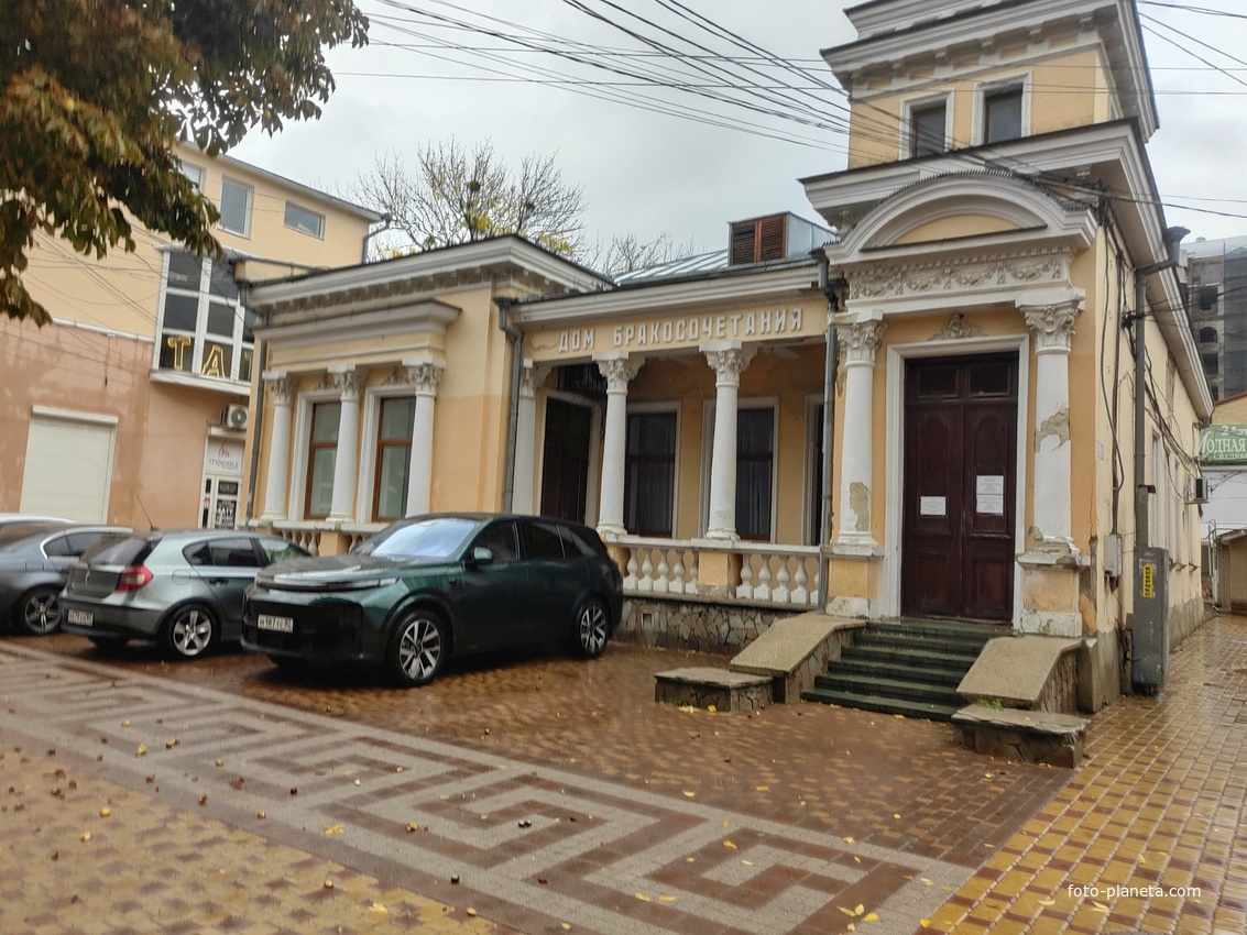 Дворец бракосочетания на ул. Пушкина, 14. Особняк семьи Шнейдер, построенный в начале XX в.