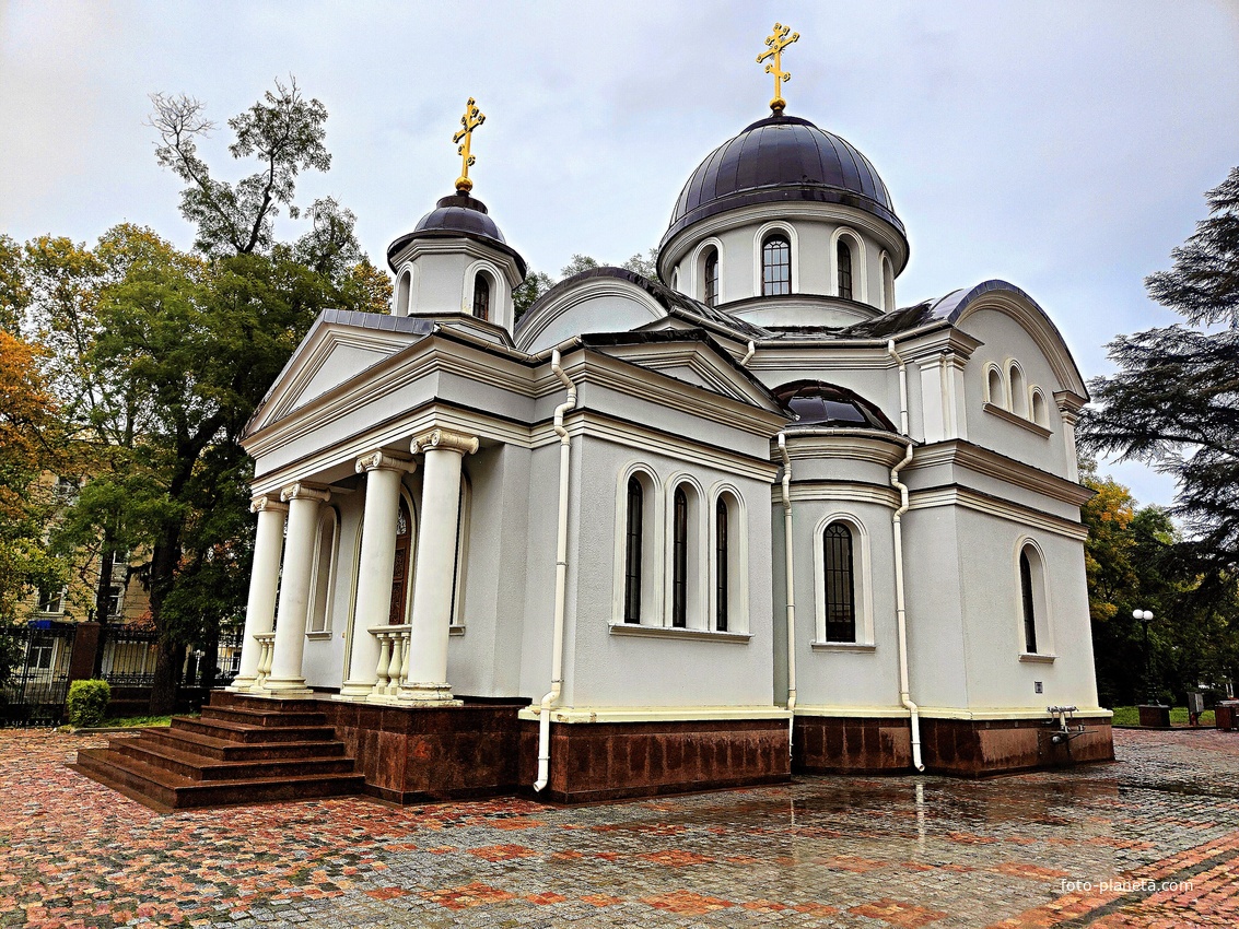 Крестильня Александро-Невского собора.