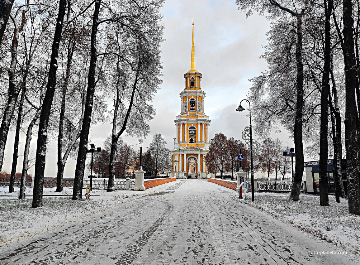 Соборная колокольня на Соборном Бульваре.