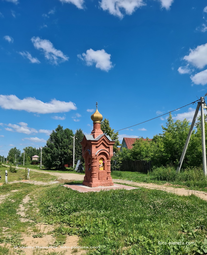 Д. Выселки, часовня 19 в. на Центральной улице