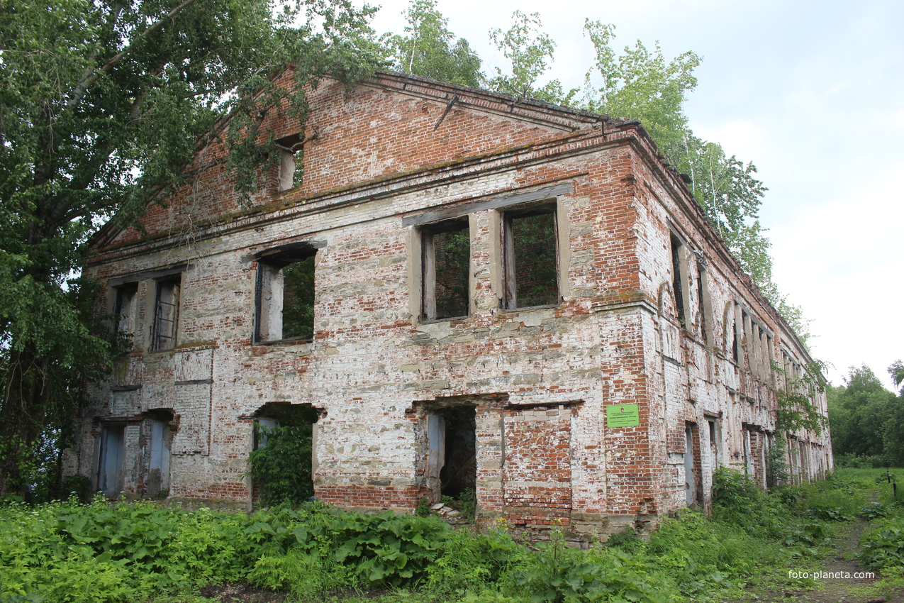 Историко-архитектурный комплекс «Усолье Строгановское». Амбар припасной у Посада.
