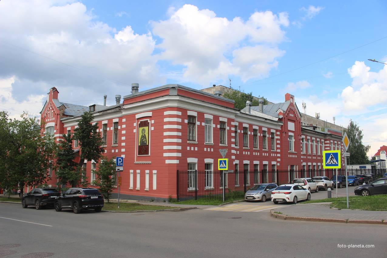 Городская клиническая больница № 2 имени доктора Федора Граля.