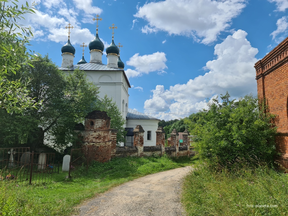 С. Погребищи, Троицкая церковь