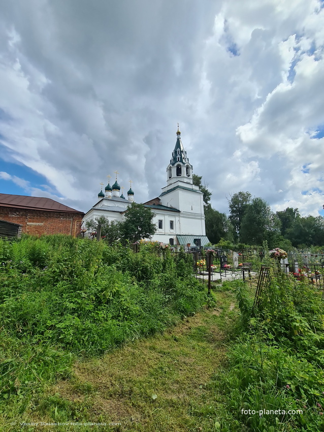 С. Погребищи, Троицкая церковь и погост