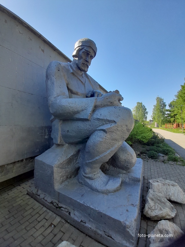 Памятник Е. Маркову