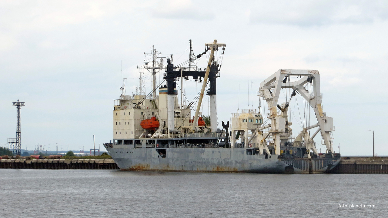 Г. Ломоносов. В морском порту