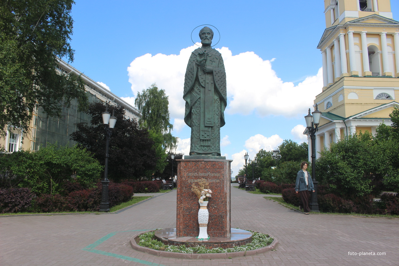 Памятник Николаю Чудотворцу (2008 год).