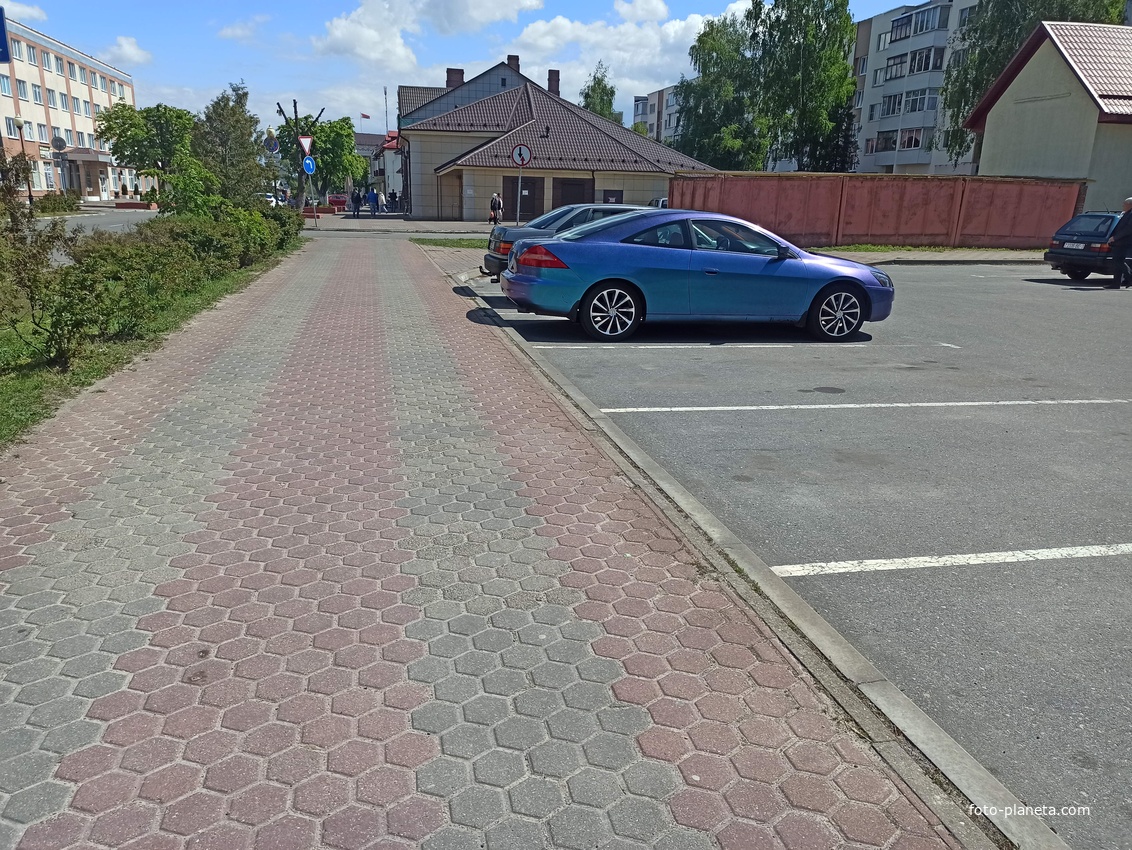 Автопарк рака, магазин Грошик, Старый город. ул. Петровского