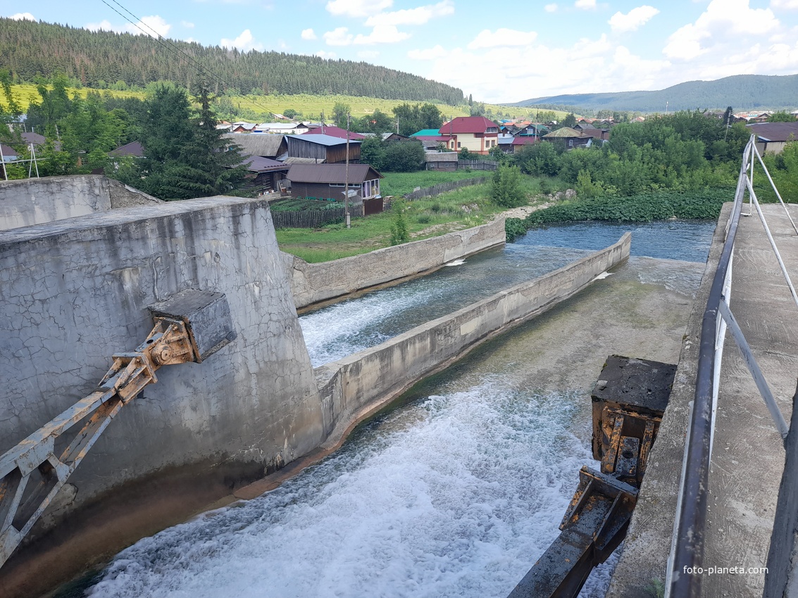 Водосброс
