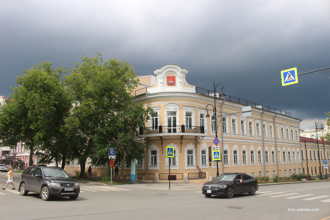 Исторический Дом Смышляева, ныне городская библиотека имени А.С. Пушкина.