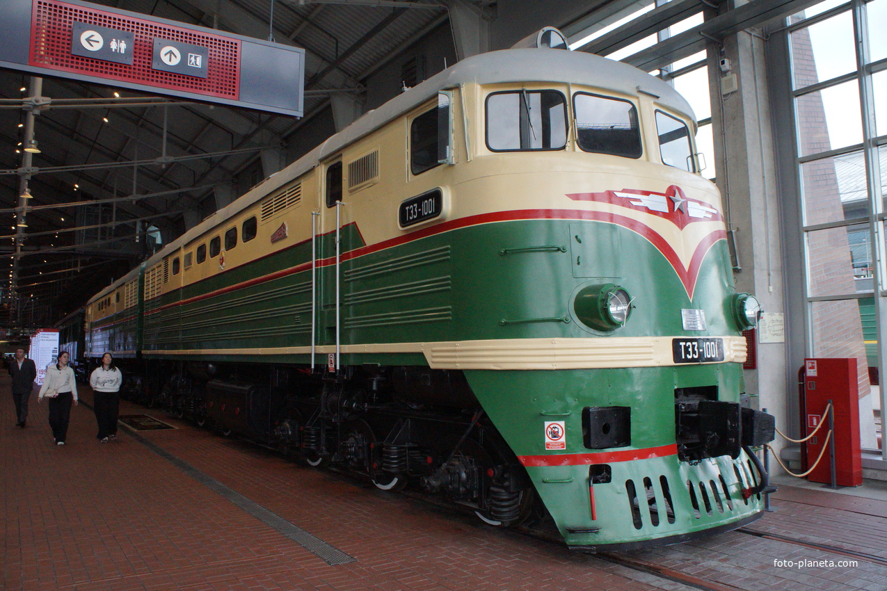 Магистральный грузовой тепловоз ТЭ3-1001