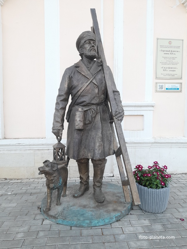 Скульптура "Фонарщик"
