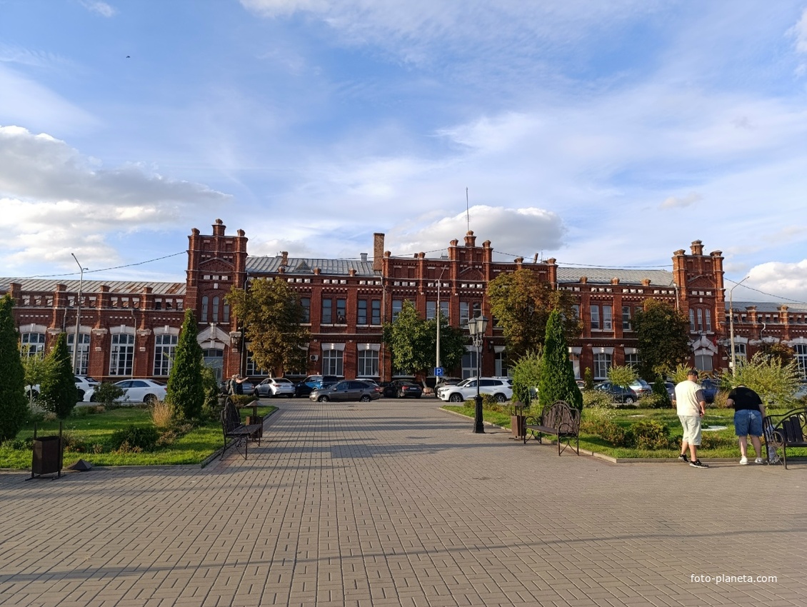 Железнодорожный вокзал станции Кавказская (1903 год).