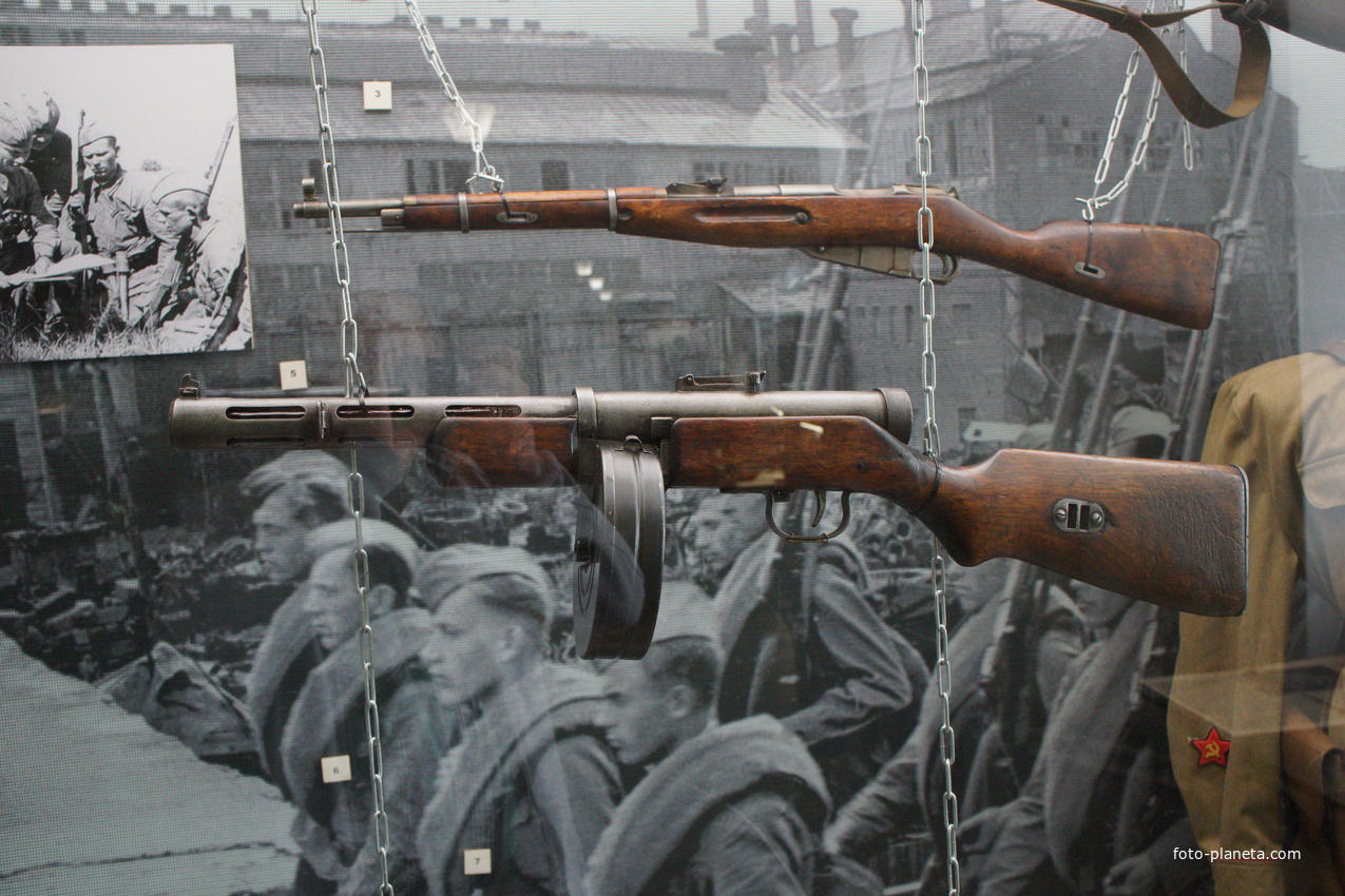 Карабин системы Мосина образца 1938 года и Suomi KP/-31
