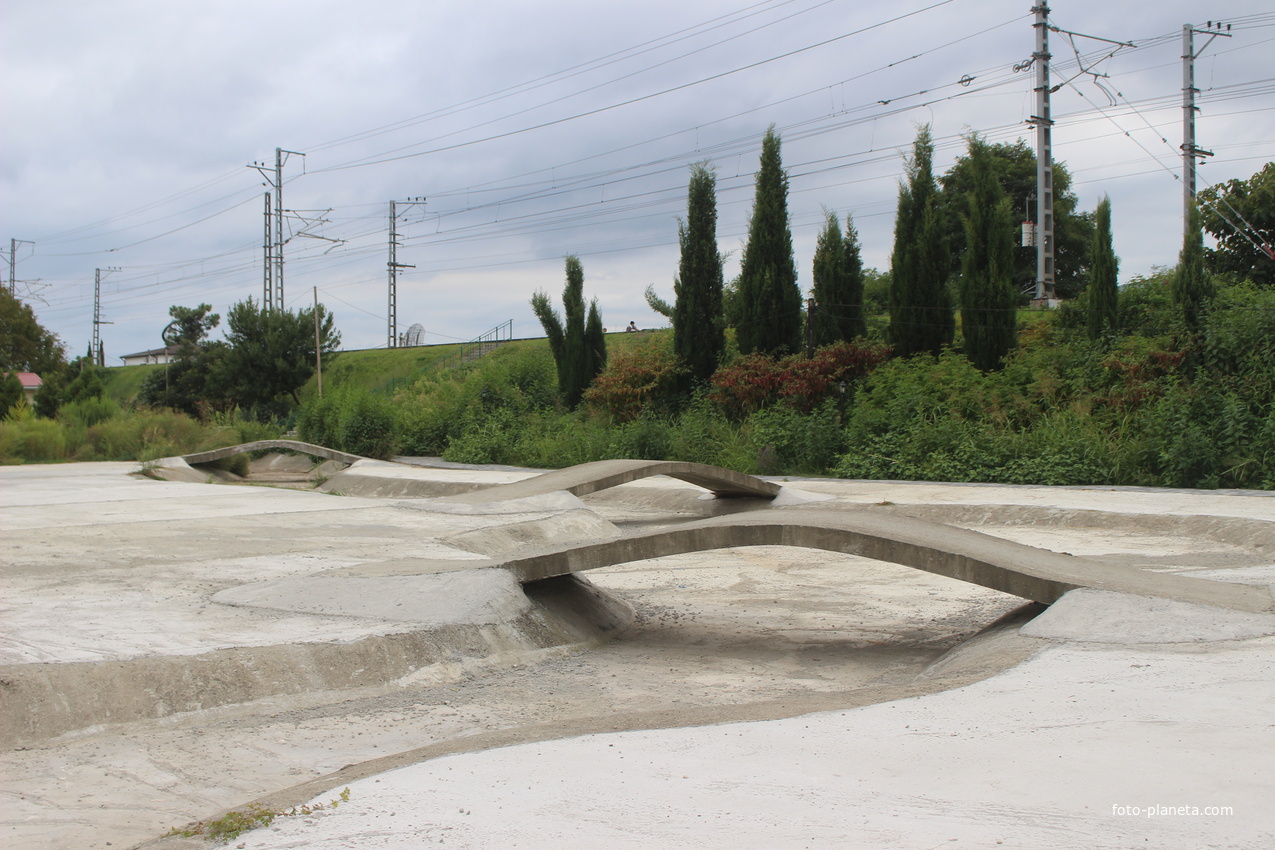 Новый сквер в центре посёлка.