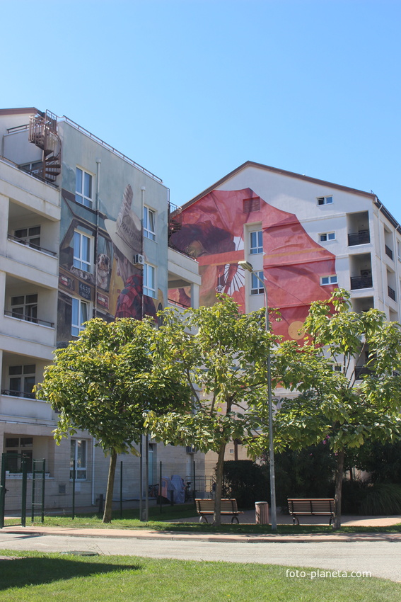 Мурал на ул. Парусной.