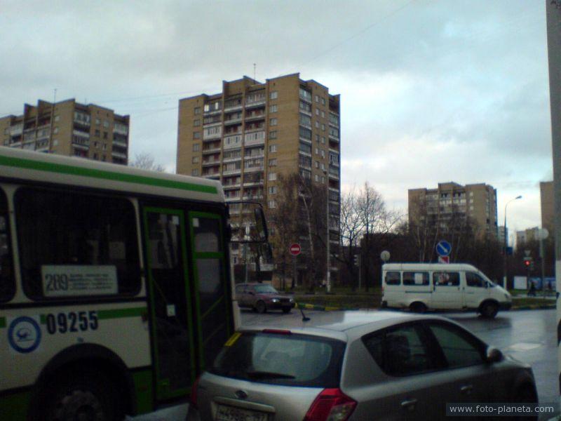 Перекрёсток Ряжской и Бирюлевской улицы