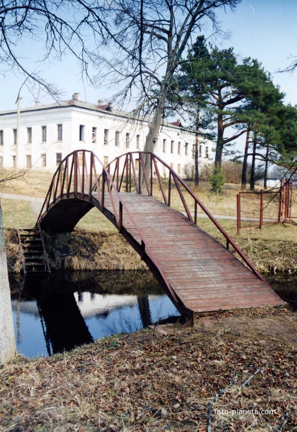 Жадины мост через пруд.