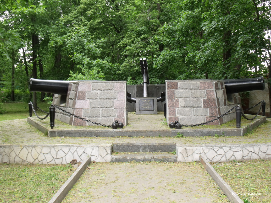 Памятник в честь основания Сестрорецкого оружейного завода.