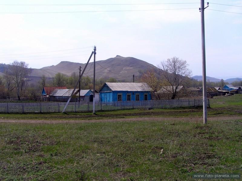 вид на деревню Нижняя Акберда со школьного двора