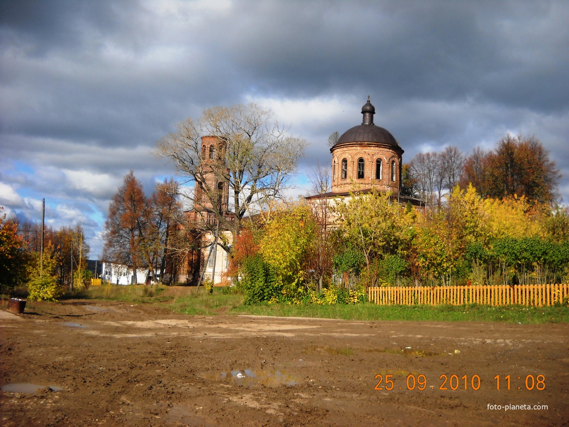 Швариха. Новоспасская церковь
