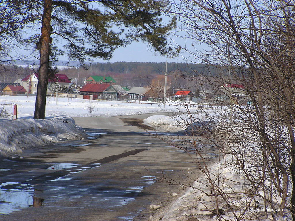 Вид на Муранку с дороги из леса