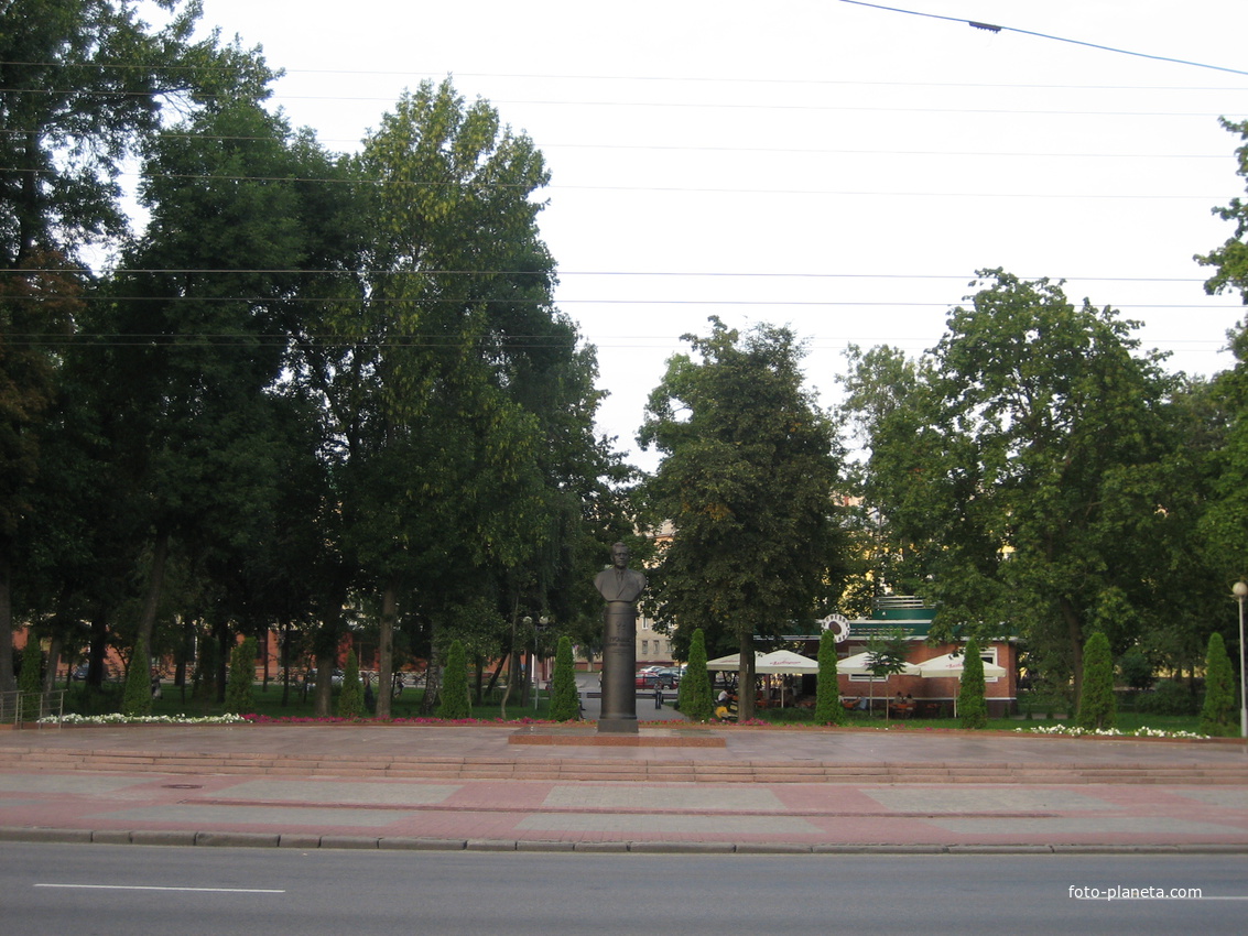 Памятник Громыко