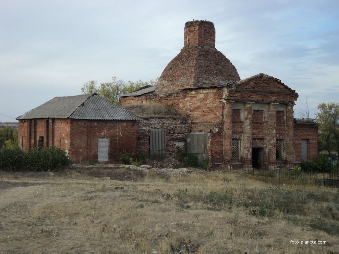 Разрушенная церковь в с.Заречное