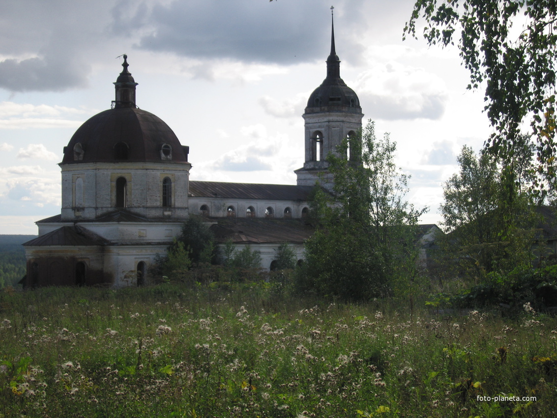 село Верходворье. Покровская церковь. Лето 2009 года.