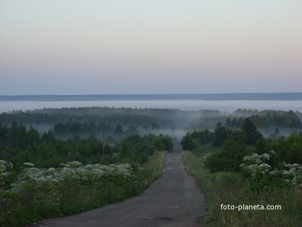 село Верходворье. Лызгацкая гора ранним туманным утром.