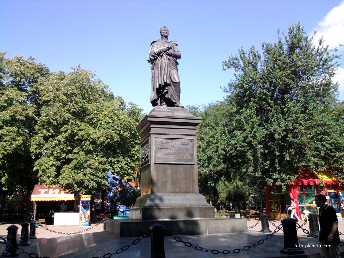 Памятник М.С.Воронцову.