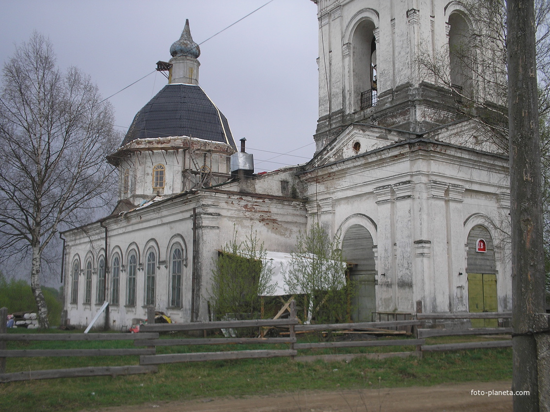 с. Поречье, Троицкая церковь, май 2009