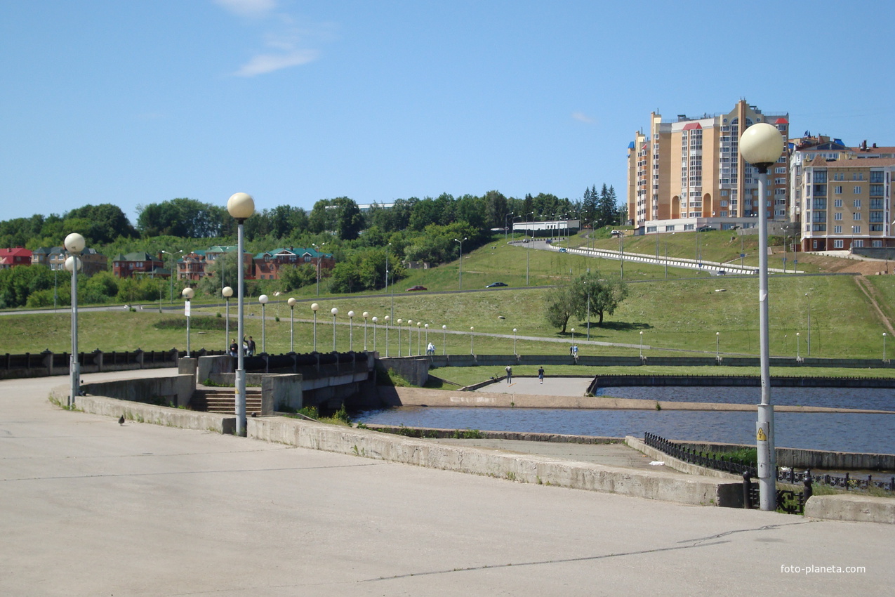 Набережная залива