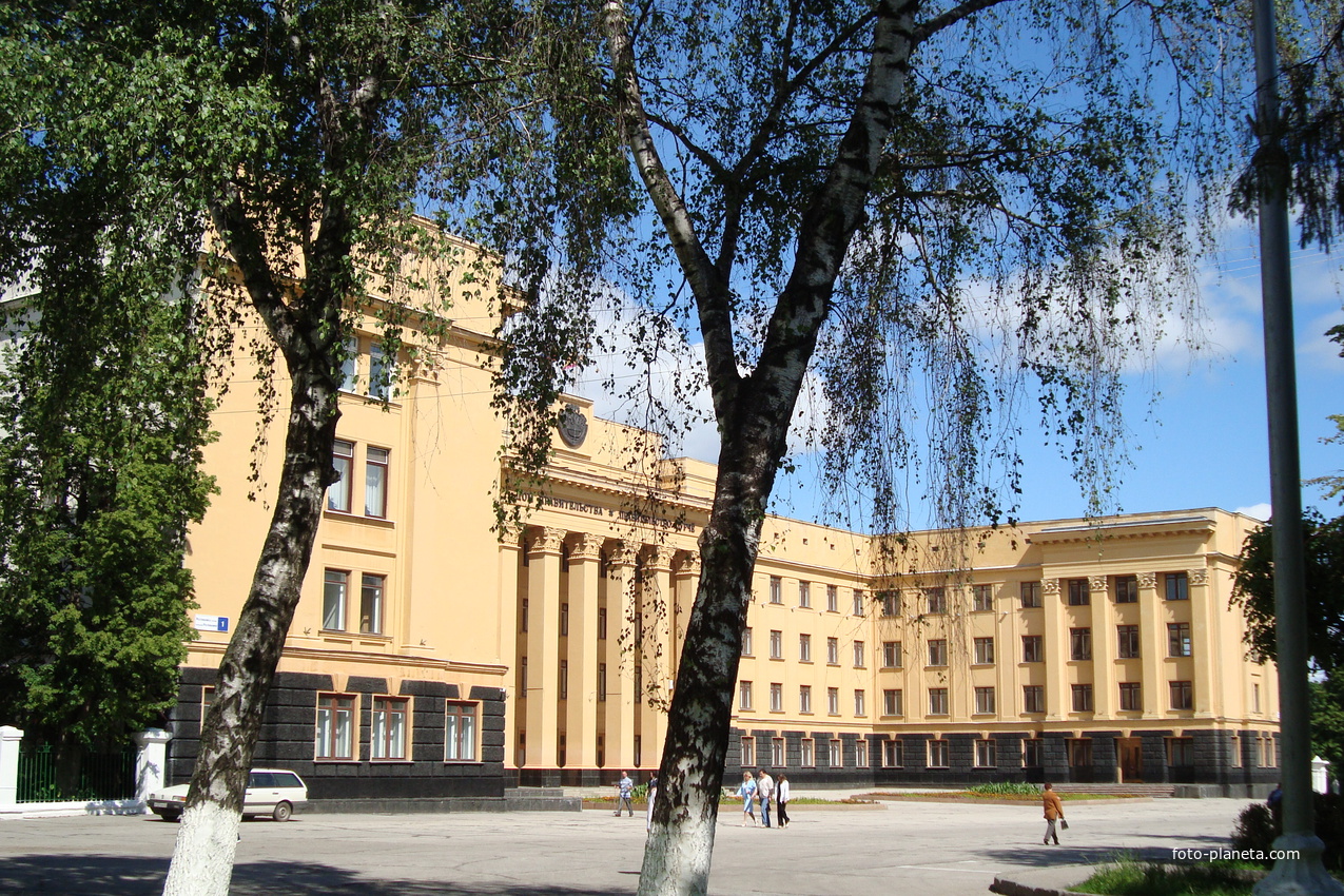 Дом правительства на пл.Республики