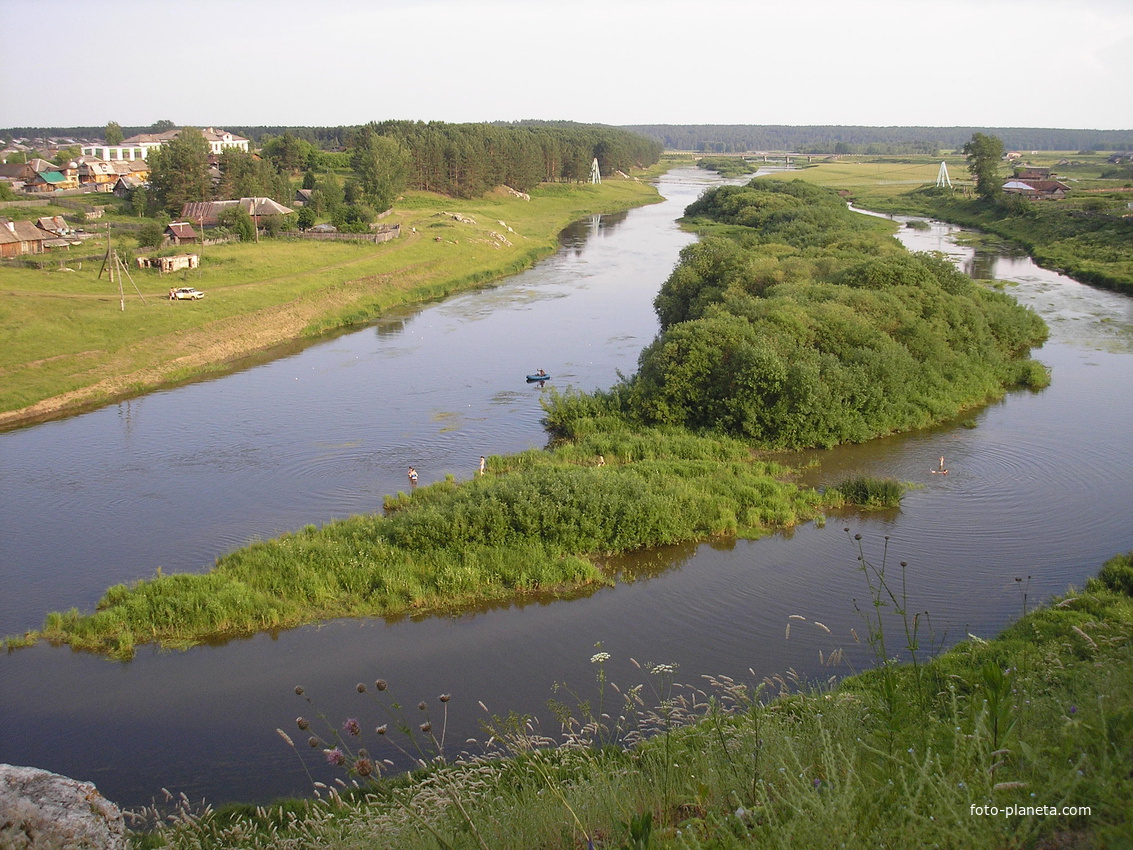 река Нейва между п.Зыряновский и д.Устьянчики
