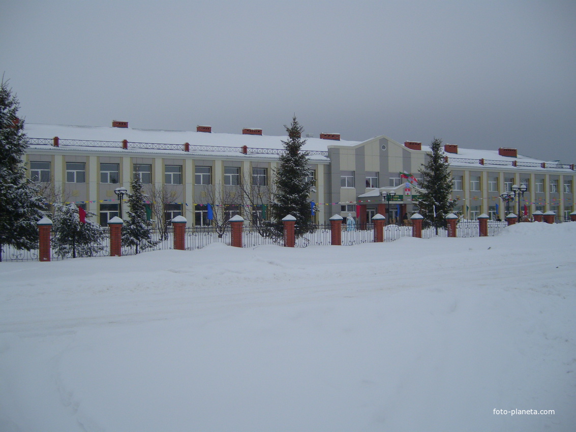 Лашманская средняя школа после ремонта