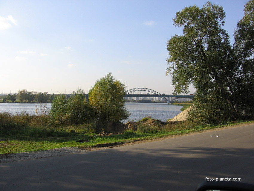 Мост через Москва реку около Бесед