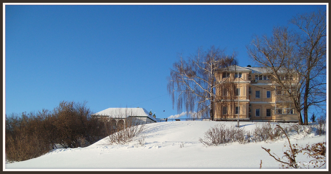 угол улиц  Сеспеля и Бондарева