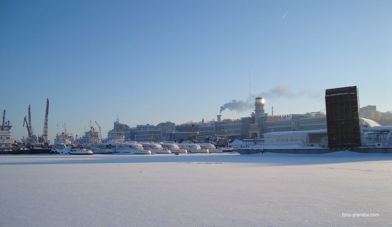 в акватории порта