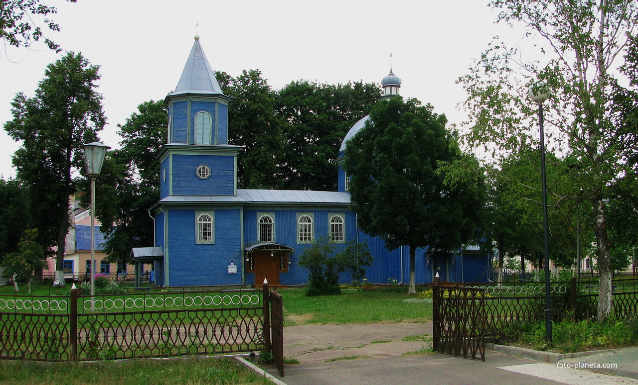 Троицкая церковь из дерева (построена в 1770-е годы), июль 2010г.