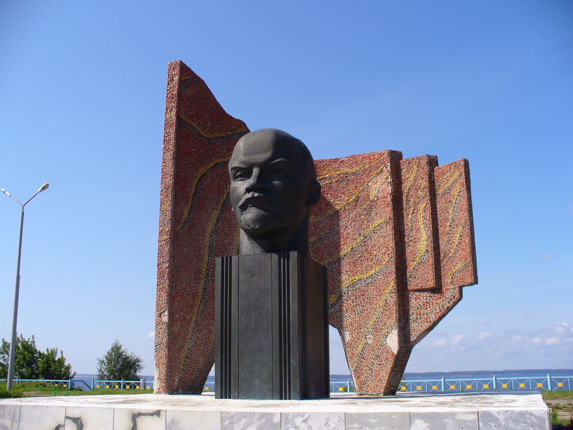 Памятник Ленину в Сокольском (автор И.Лукин)