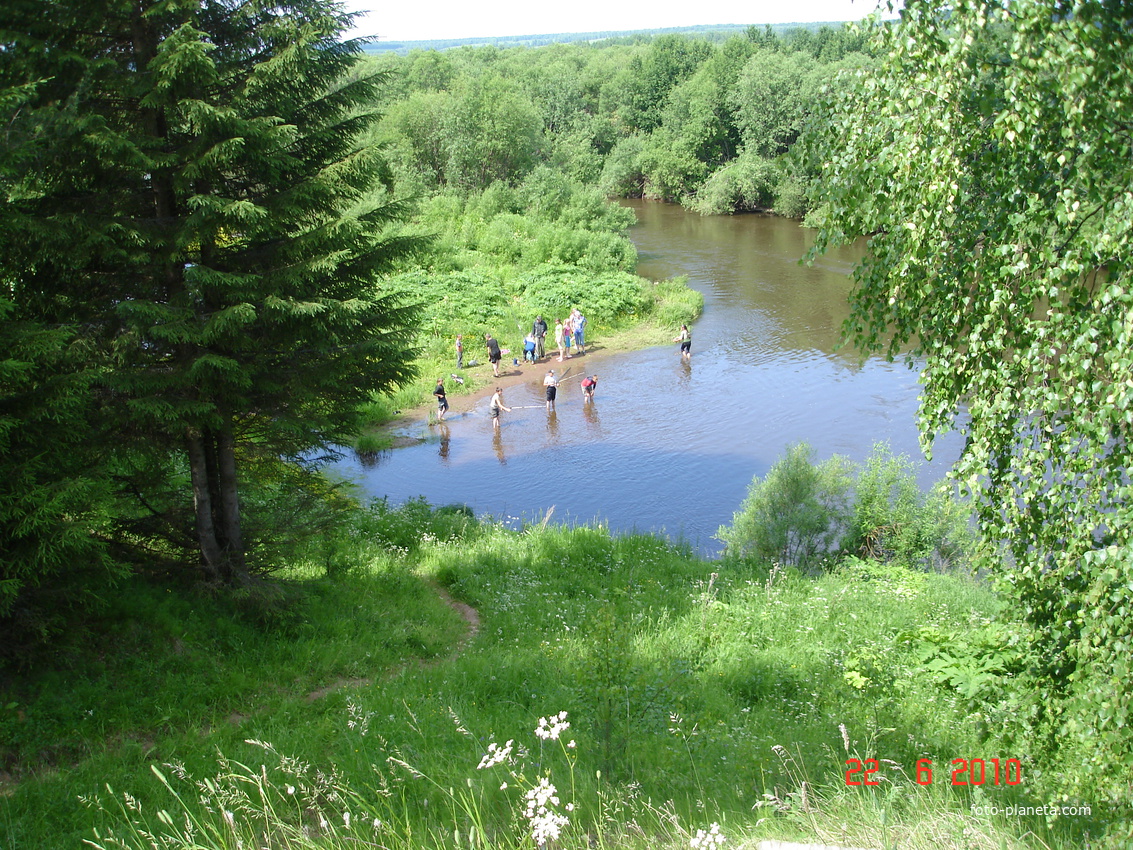 У Велвы, у реки