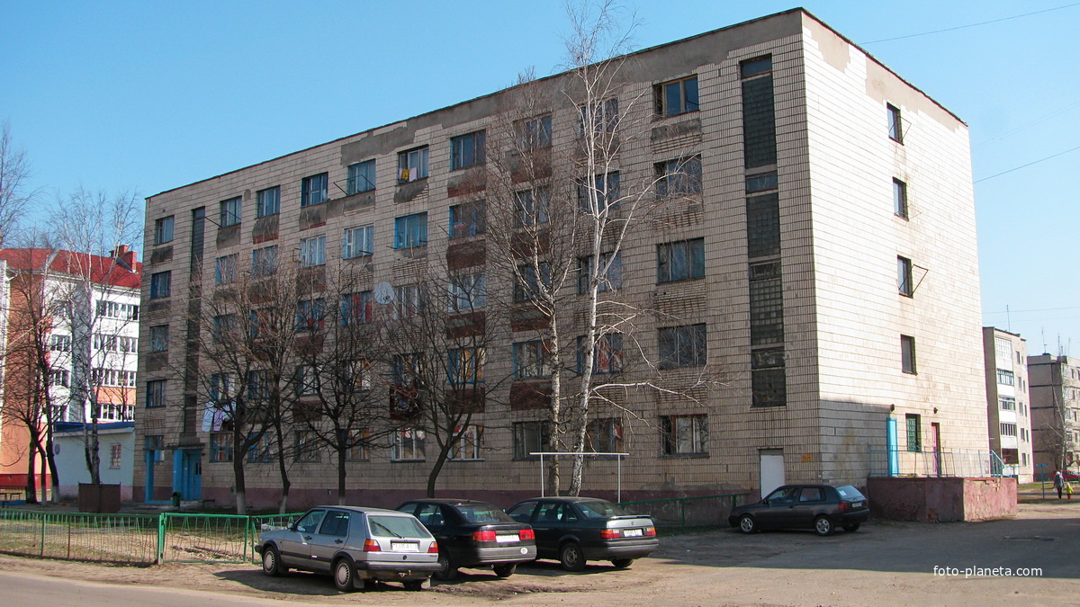 Общежитие ремонтно-механического завода по ул. Дзержинского