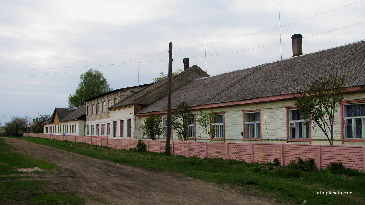 Бывшая узловая больница на ст. Калинковичи по ул. Октябрьской