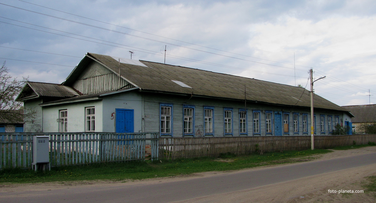 Здание ж.д. аптеки №6 на ст. Калинковичи (правое крыло) по ул. Гагарина
