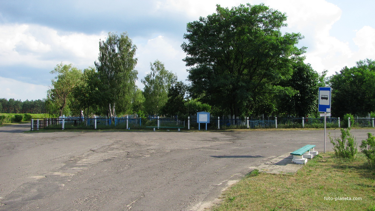 Автобусная остановка возле городского кладбища | Калинковичи | Фотопланета