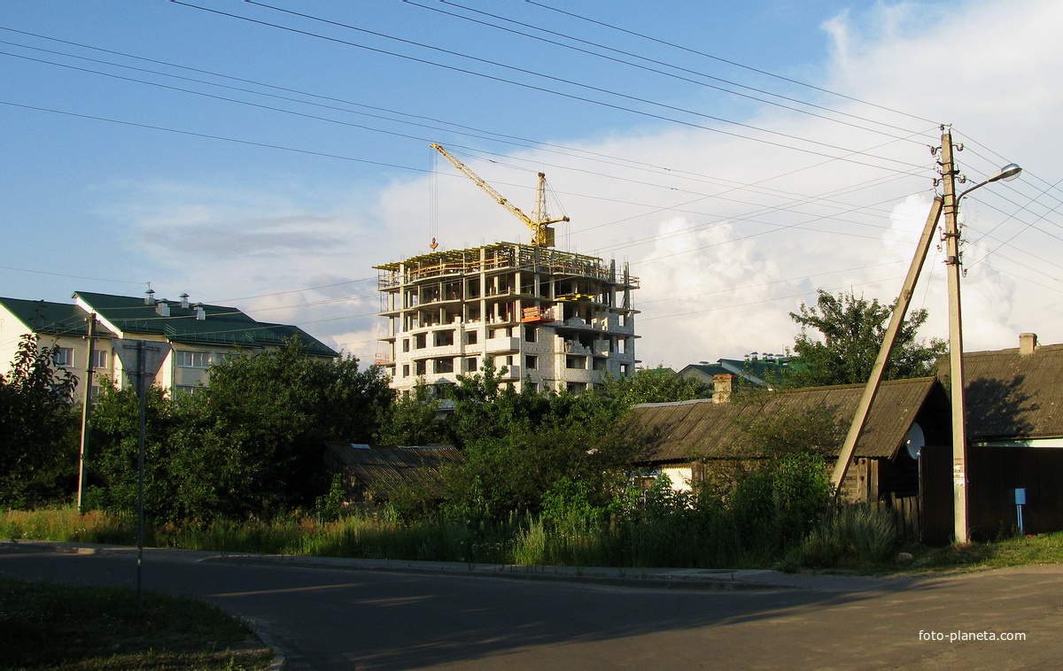 Строительство высотного дома по ул. Никонова