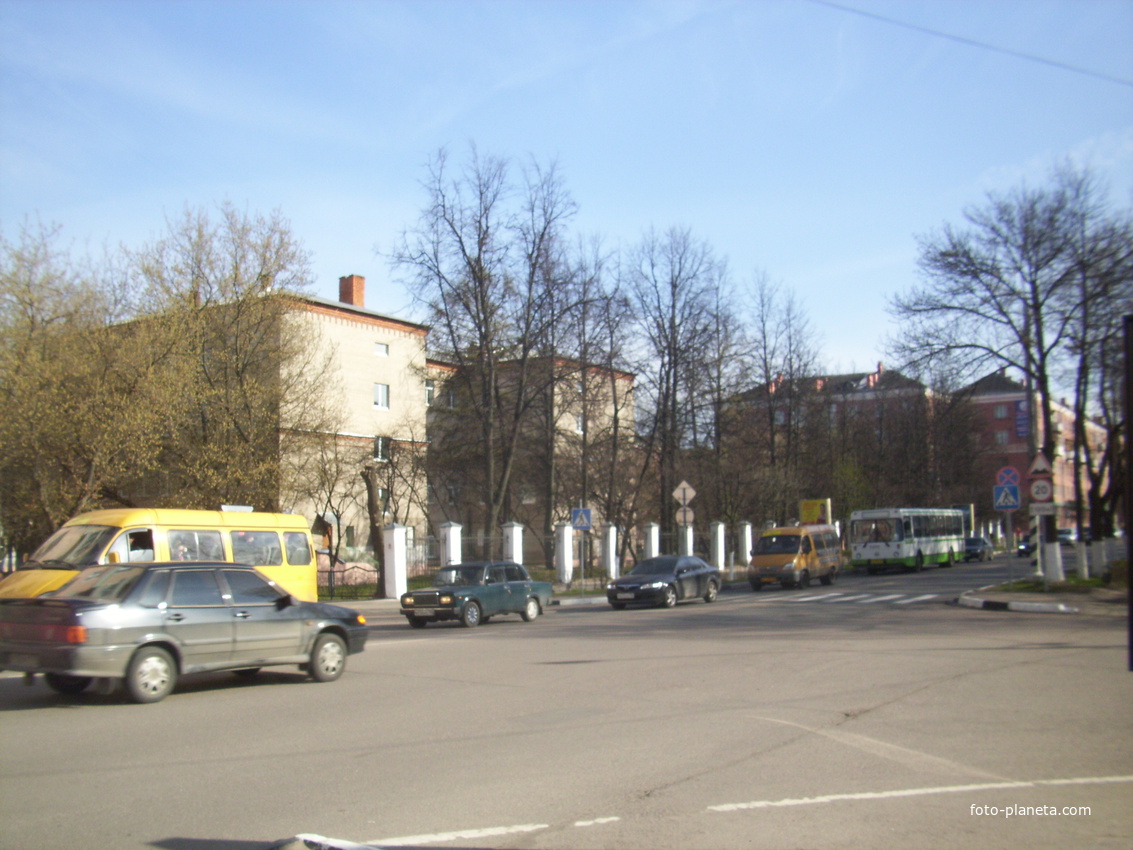 Улицы города (возле школы №10)